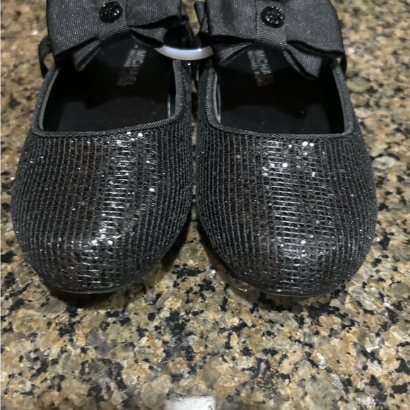Michael Kors Black Glitter Bow Kids Dress Shoes - Picture 4 of 7
